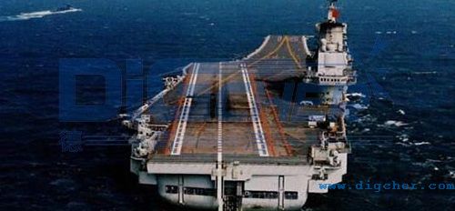 遼寧號航空母艦跑道黑印